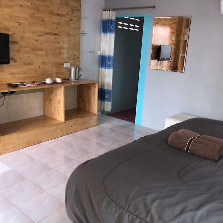 Poopreaw Koh Larn Lägenhet Exteriör bild